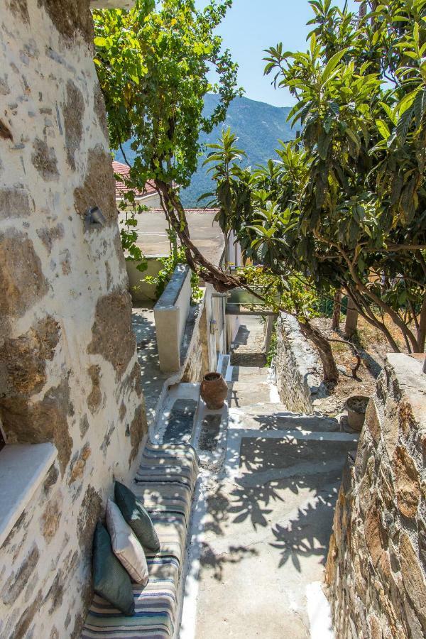 Stairs Homes & Suites Kamaria  Exterior photo